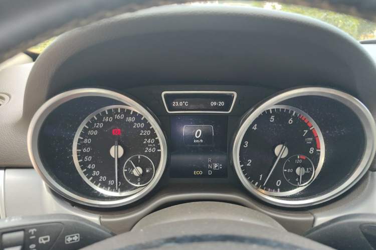Used Mercedes-Benz M-Class 2014 ML 320 4MATIC Instrument Cluster
