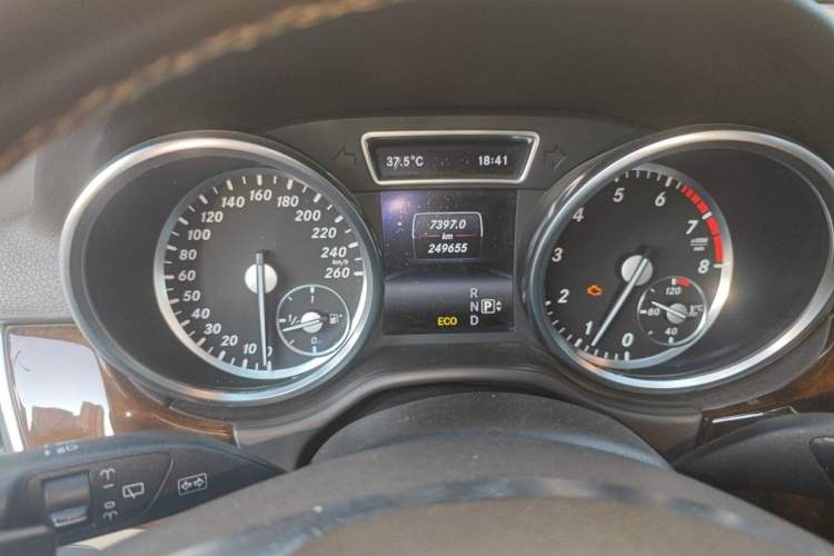 Used Mercedes-Benz M-Class 2014 ML 400 4MATIC Dynamic Model Instrument Cluster