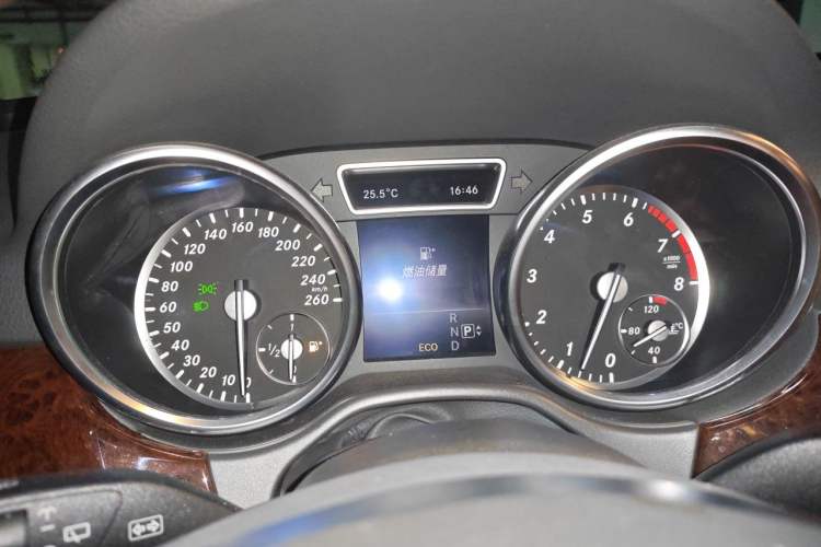 Used Mercedes-Benz M-Class 2014 ML 320 4MATIC Instrument Cluster