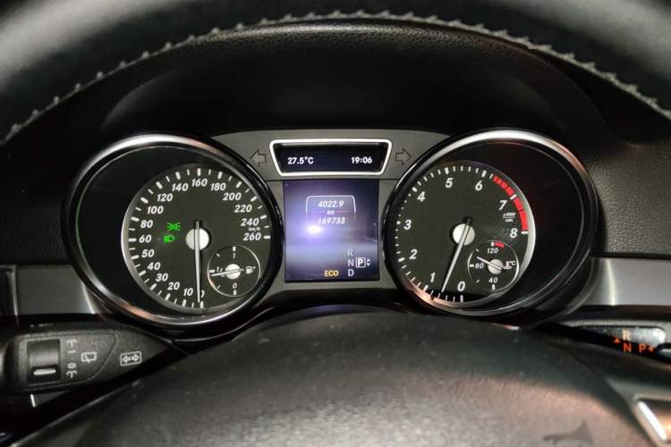 Used Mercedes-Benz M-Class 2014 ML 320 4MATIC Instrument Cluster