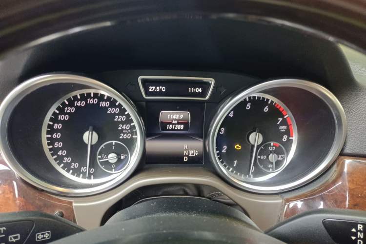Used Mercedes-Benz M-Class 2014 ML 400 4MATIC Luxury Model Instrument Cluster