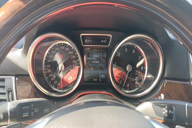 Used Mercedes-Benz M-Class 2014 ML 400 4MATIC Luxury Model Instrument Cluster