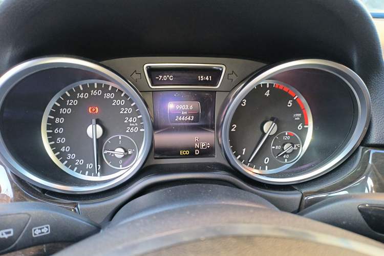 Used Mercedes-Benz M-Class 2014 ML 350 CDI 4MATIC Instrument Cluster