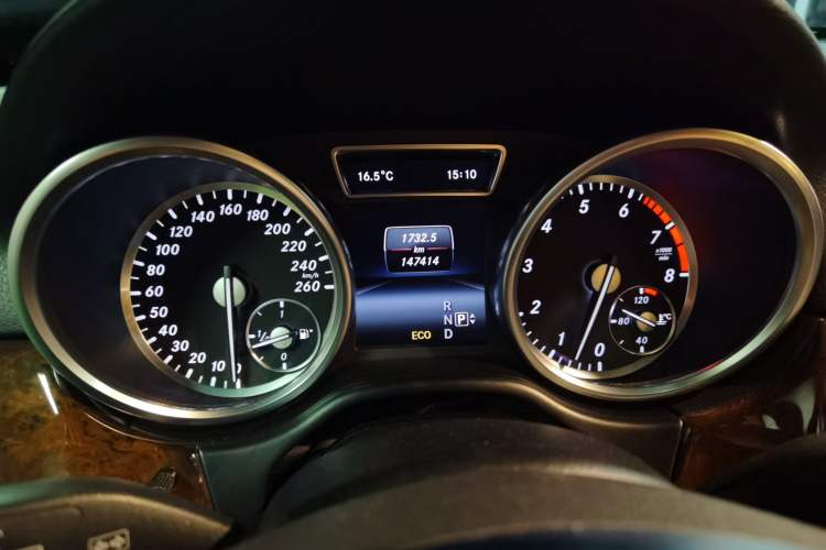 Used Mercedes-Benz M-Class 2014 ML 400 4MATIC Luxury Model Instrument Cluster