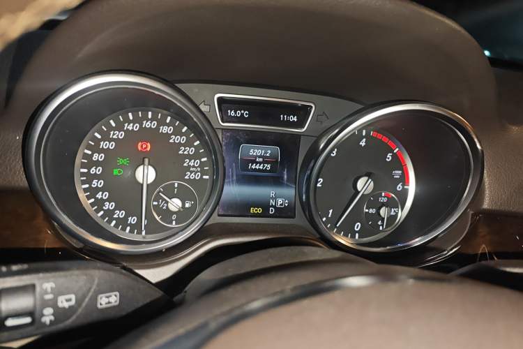 Used Mercedes-Benz M-Class 2014 ML 350 CDI 4MATIC Instrument Cluster
