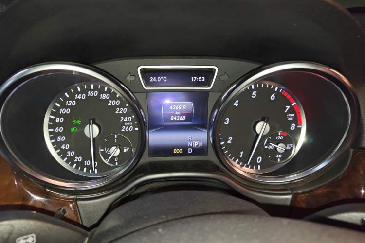 Used Mercedes-Benz M-Class 2014 ML 400 4MATIC Dynamic Model Instrument Cluster