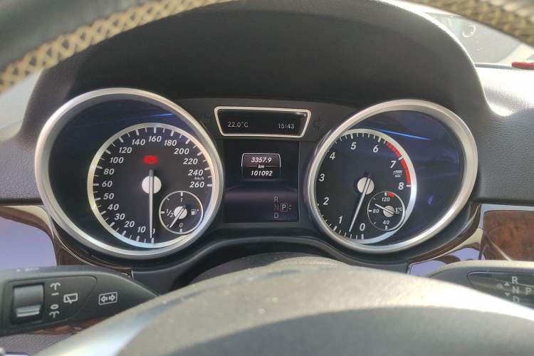 Used Mercedes-Benz M-Class 2014 ML 400 4MATIC Dynamic Model Instrument Cluster