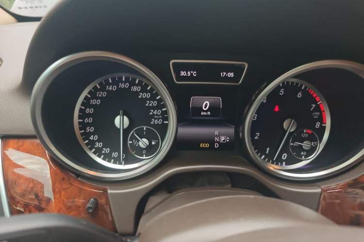 Used Mercedes-Benz M-Class 2014 ML 400 4MATIC Luxury Model Instrument Cluster