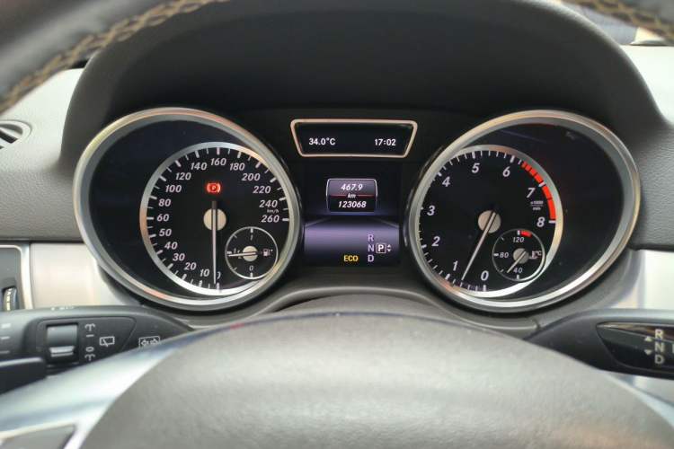 Used Mercedes-Benz M-Class 2014 ML 320 4MATIC Instrument Cluster