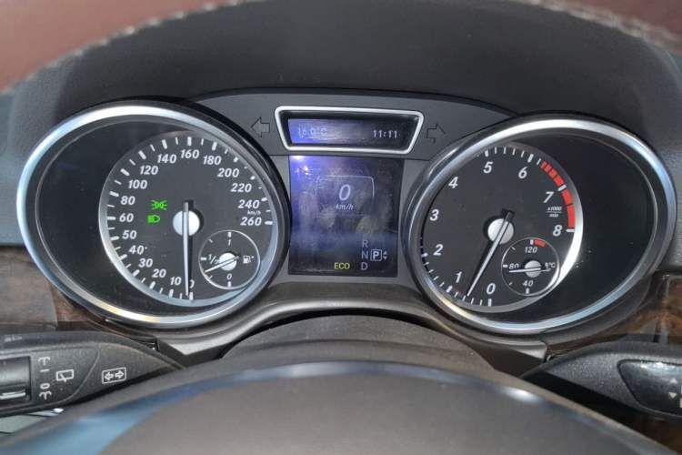Used Mercedes-Benz M-Class 2014 ML 400 4MATIC Dynamic Model Instrument Cluster