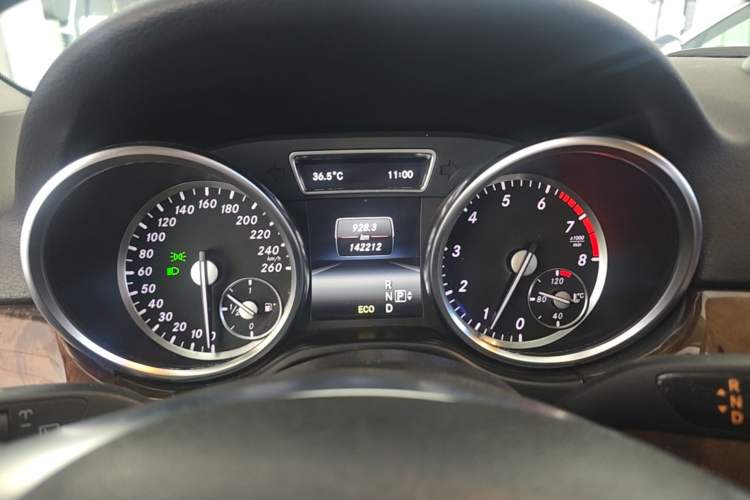Used Mercedes-Benz M-Class 2014 ML 400 4MATIC Dynamic Model Instrument Cluster