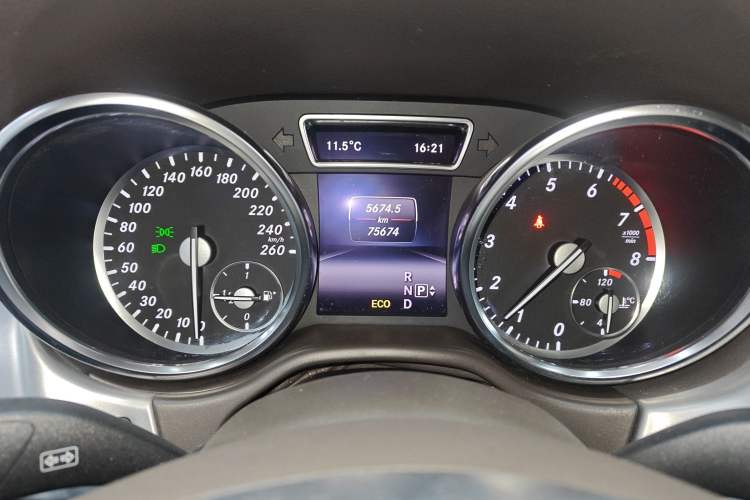 Used Mercedes-Benz M-Class 2014 ML 320 4MATIC Instrument Cluster