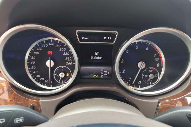 Used Mercedes-Benz M-Class 2014 ML 400 4MATIC Luxury Model Instrument Cluster