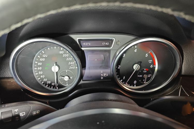 Used Mercedes-Benz M-Class 2014 ML 350 CDI 4MATIC Instrument Cluster