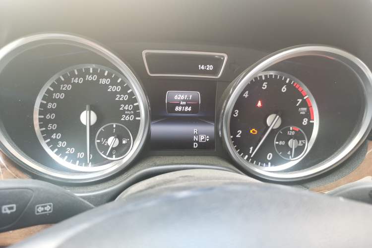 Used Mercedes-Benz M-Class 2014 ML 400 4MATIC Dynamic Model Instrument Cluster