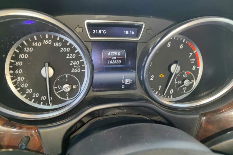Used Mercedes-Benz M-Class 2014 ML 400 4MATIC Dynamic Model Instrument Cluster
