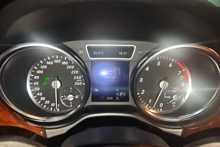 Used Mercedes-Benz M-Class 2014 ML 400 4MATIC Luxury Model Instrument Cluster