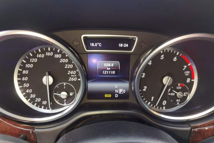 Used Mercedes-Benz M-Class 2014 ML 400 4MATIC Luxury Model Instrument Cluster
