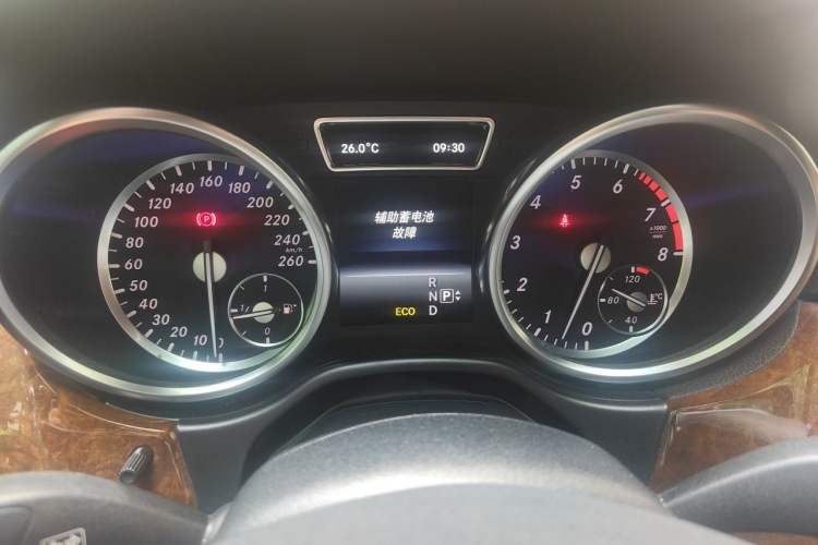 Used Mercedes-Benz M-Class 2014 ML 400 4MATIC Luxury Model Instrument Cluster