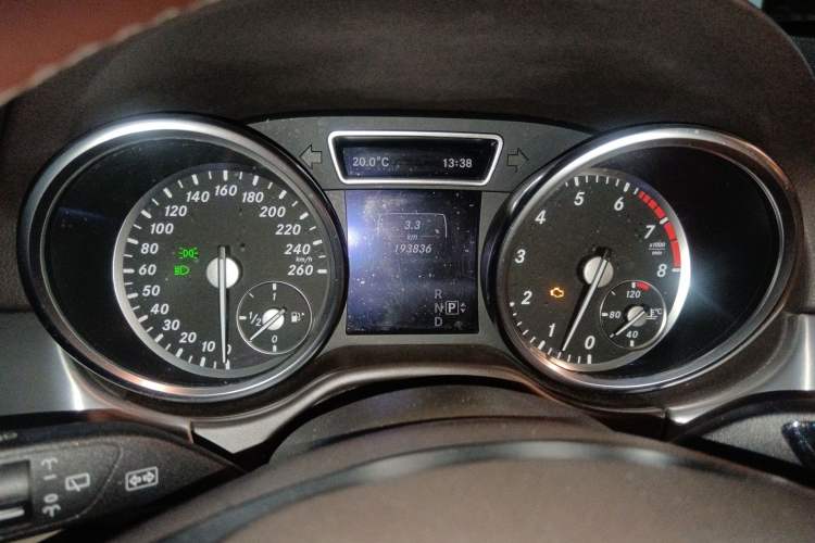 Used Mercedes-Benz M-Class 2014 ML 320 4MATIC Instrument Cluster