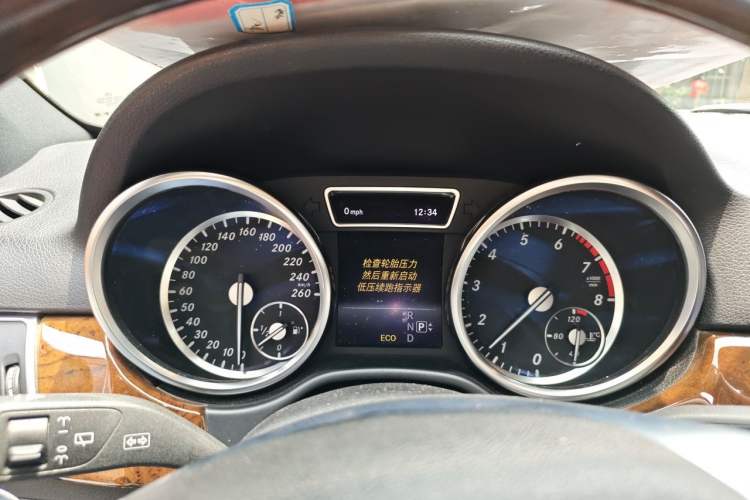 Used Mercedes-Benz M-Class 2014 ML 400 4MATIC Luxury Model Instrument Cluster
