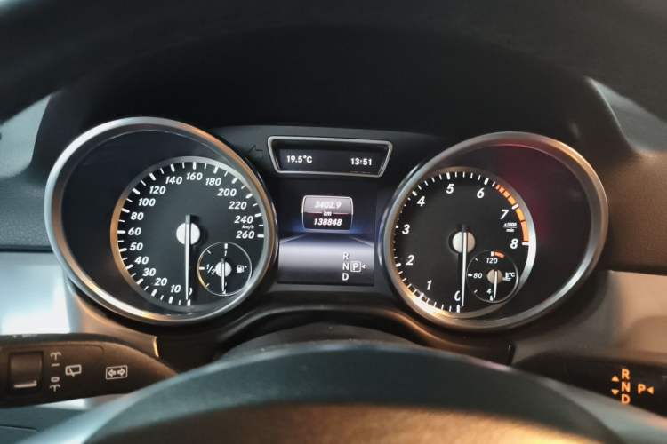 Used Mercedes-Benz M-Class 2014 ML 320 4MATIC Instrument Cluster