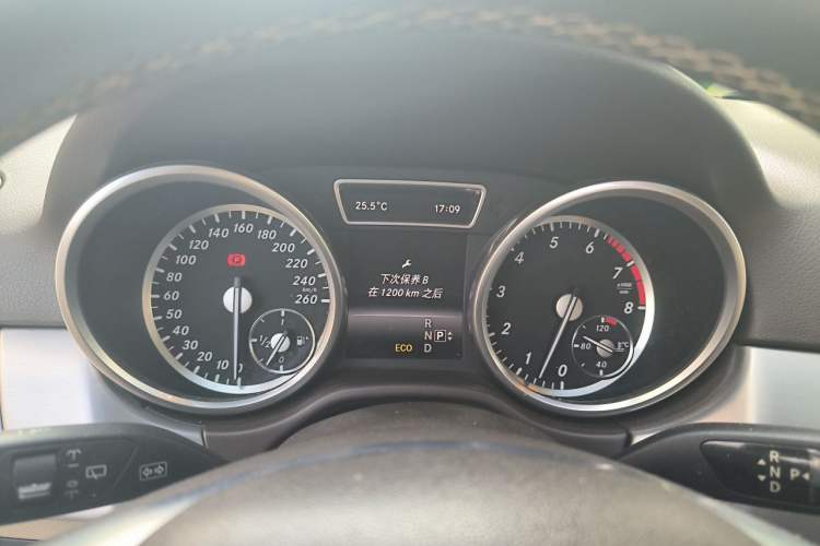 Used Mercedes-Benz M-Class 2014 ML 320 4MATIC Instrument Cluster