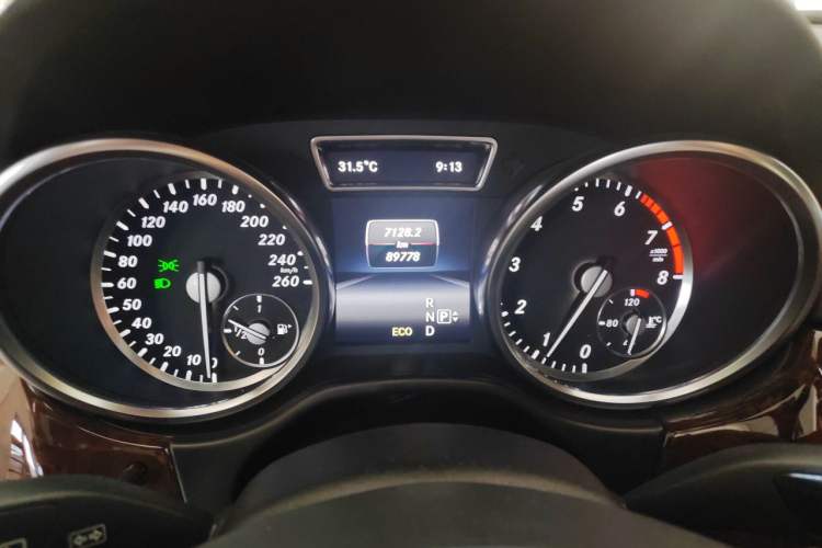 Used Mercedes-Benz M-Class 2014 ML 400 4MATIC Luxury Model Instrument Cluster