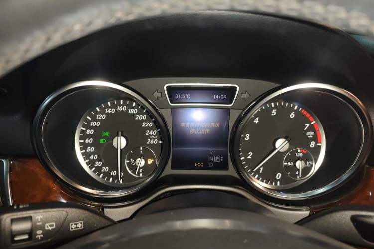 Used Mercedes-Benz M-Class 2014 ML 400 4MATIC Dynamic Model Instrument Cluster