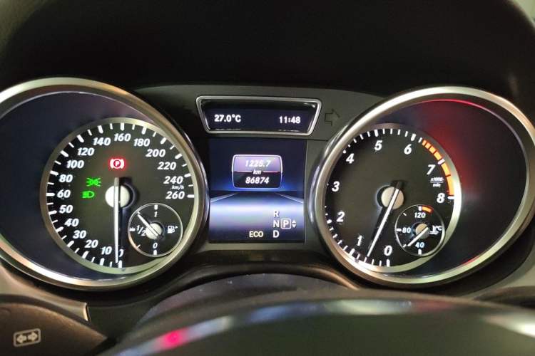 Used Mercedes-Benz M-Class 2014 ML 320 4MATIC Instrument Cluster