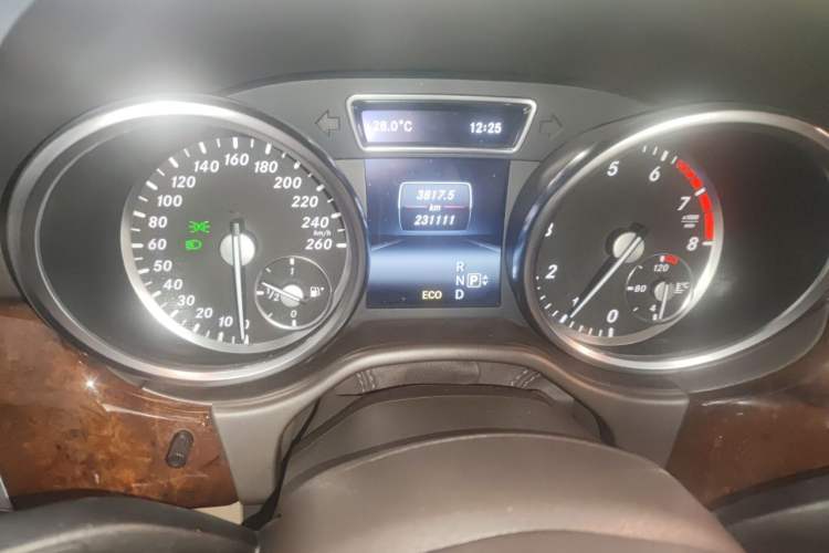 Used Mercedes-Benz M-Class 2014 ML 400 4MATIC Luxury Model Instrument Cluster