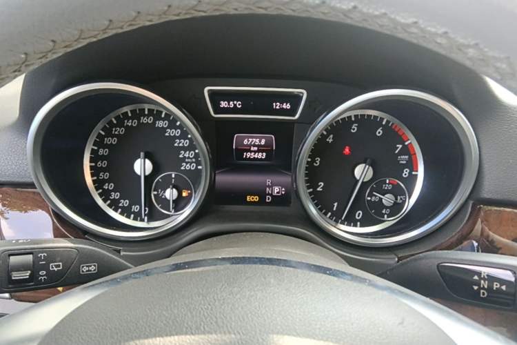 Used Mercedes-Benz M-Class 2014 ML 400 4MATIC Dynamic Model Instrument Cluster