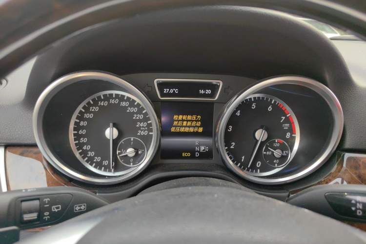 Used Mercedes-Benz M-Class 2014 ML 400 4MATIC Luxury Model Instrument Cluster