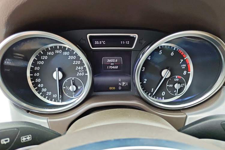 Used Mercedes-Benz M-Class 2014 ML 320 4MATIC Instrument Cluster