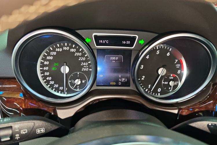 Used Mercedes-Benz M-Class 2014 ML 400 4MATIC Dynamic Model Instrument Cluster