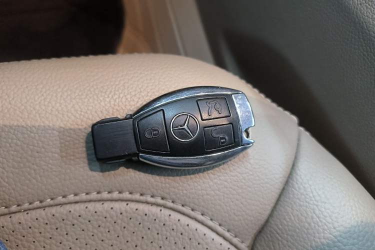 Used Mercedes-Benz M-Class 2014 ML 320 4MATIC Interior 1