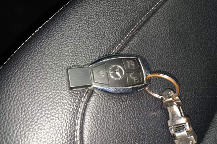 Used Mercedes-Benz M-Class 2014 ML 320 4MATIC Interior 1