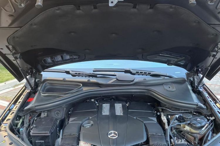 Used Mercedes-Benz M-Class 2014 ML 400 4MATIC Dynamic Model Interior 1