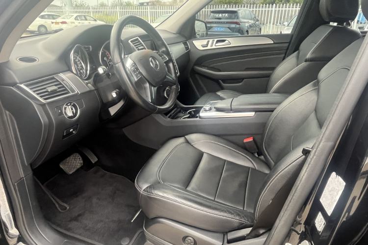 Used Mercedes-Benz M-Class 2014 ML 320 4MATIC Interior 2