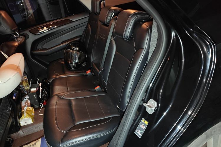 Used Mercedes-Benz M-Class 2014 ML 350 CDI 4MATIC Interior 4