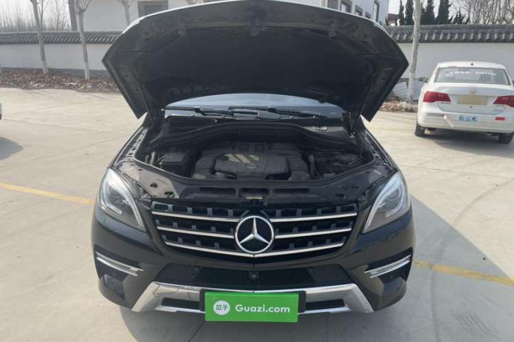 Used Mercedes-Benz M-Class 2014 ML 400 4MATIC Luxury Model Interior 8