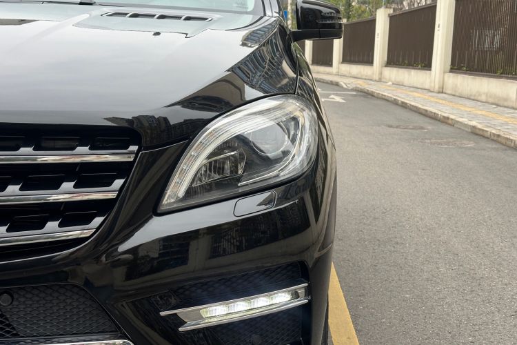 Used Mercedes-Benz M-Class 2014 ML 400 4MATIC Dynamic Model Left Front Headlight