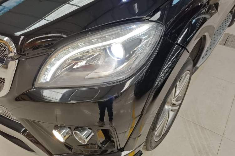 Used Mercedes-Benz M-Class 2014 ML 400 4MATIC Luxury Model Left Front Headlight