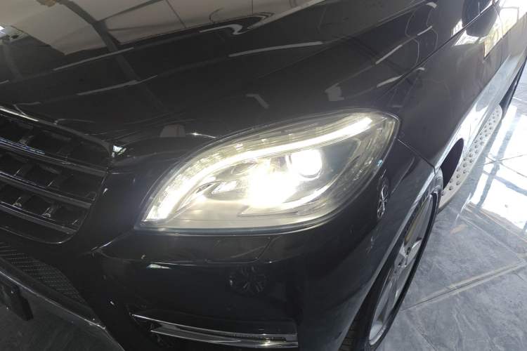 Used Mercedes-Benz M-Class 2014 ML 320 4MATIC Left Front Headlight