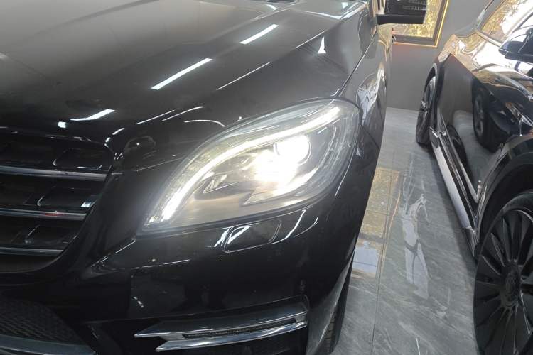 Used Mercedes-Benz M-Class 2014 ML 320 4MATIC Left Front Headlight