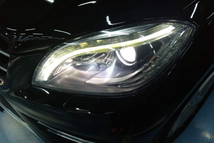 Used Mercedes-Benz M-Class 2014 ML 400 4MATIC Dynamic Model Left Front Headlight
