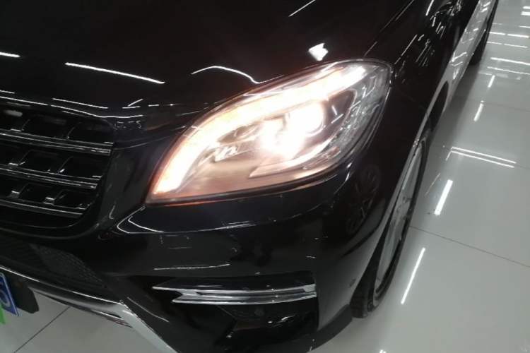 Used Mercedes-Benz M-Class 2014 ML 320 4MATIC Left Front Headlight