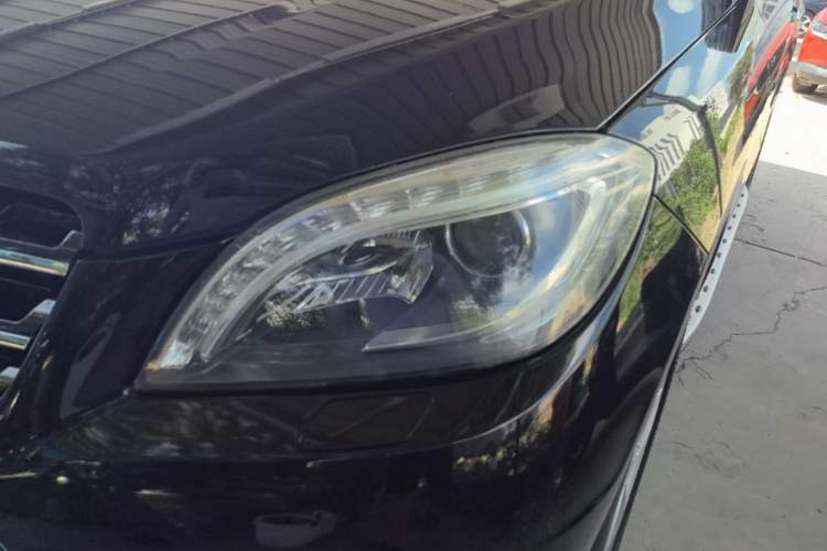Used Mercedes-Benz M-Class 2014 ML 320 4MATIC Left Front Headlight