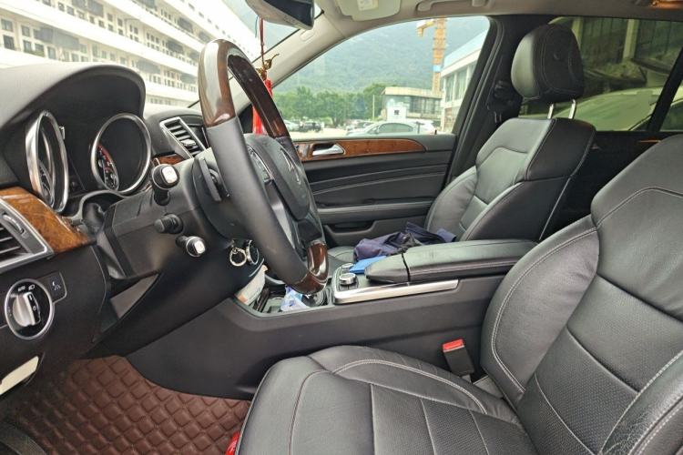 Used Mercedes-Benz M-Class 2014 ML 400 4MATIC Luxury Model Left Front Seat