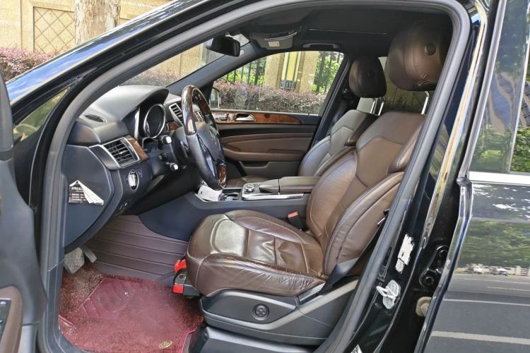 Used Mercedes-Benz M-Class 2014 ML 400 4MATIC Luxury Model Left Front Seat